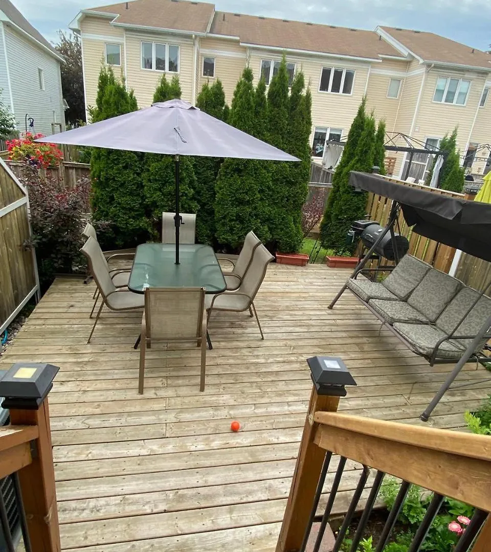 Cute 3 Bedrooms Townhouse In Kanata 오타와